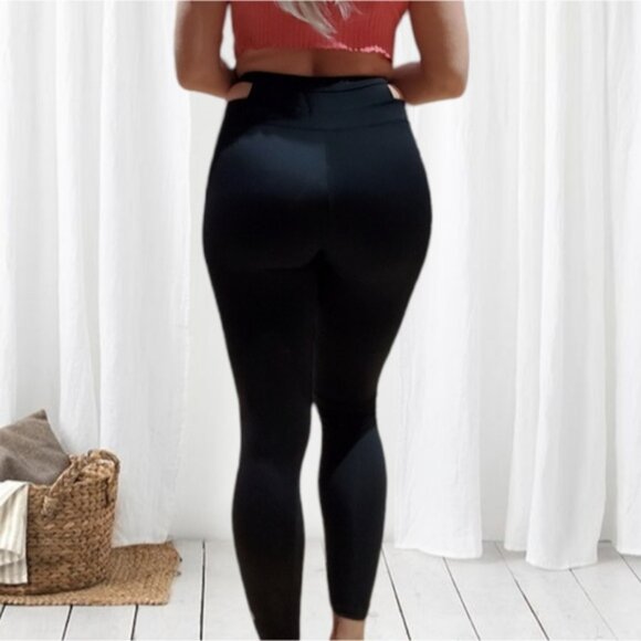 CHILL by WILL• Peekaboo Cut-out Waist Workout Leggings - Picture 9 of 10